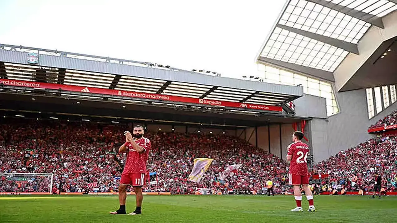 دموع وممر شرفي في ليلة وداع محمد صلاح التاريخية بأنفيلد